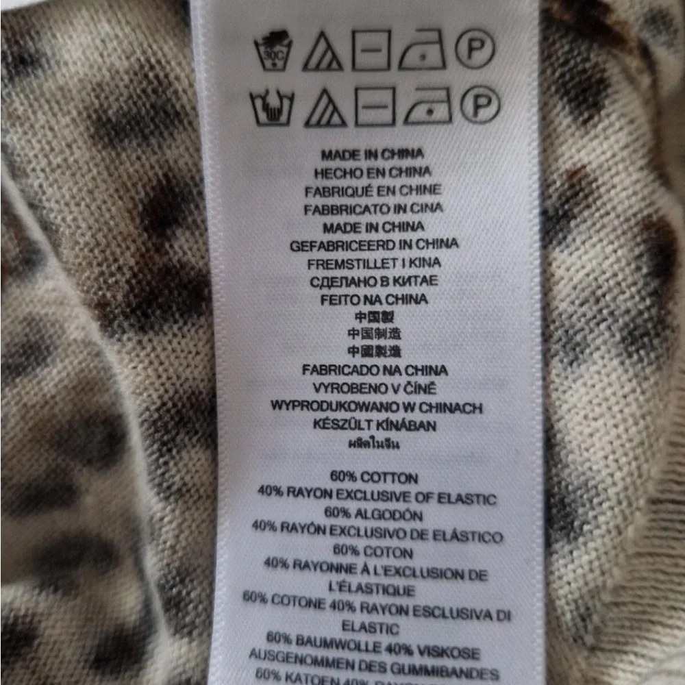 MICHAEL KORS ANIMAL PRINT LONG SLEEVE LONG CARDIGAN WITH LOGO ZIPS & BUTTONS M